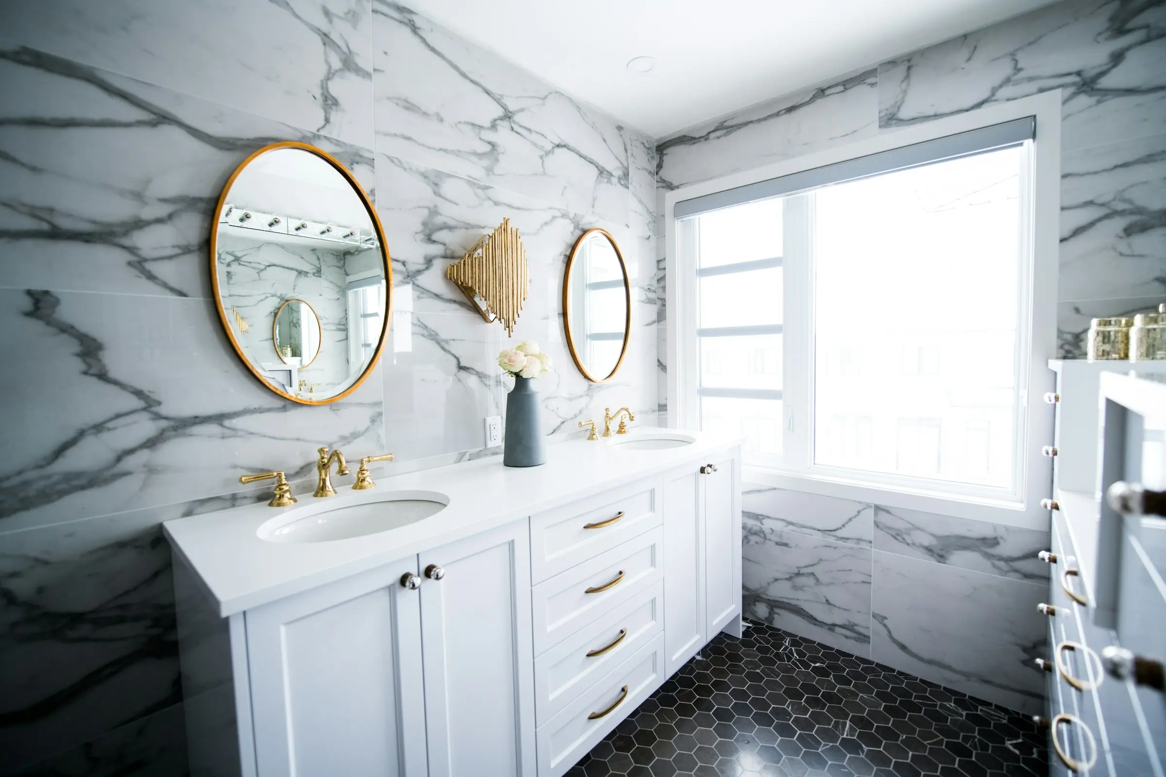 The Step-by-Step Guide to a Seamless Bathroom Renovation Process